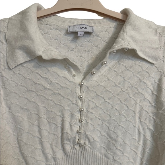 Short Sleeve Textured Knit Tee 🤍 - Picture 4 of 6